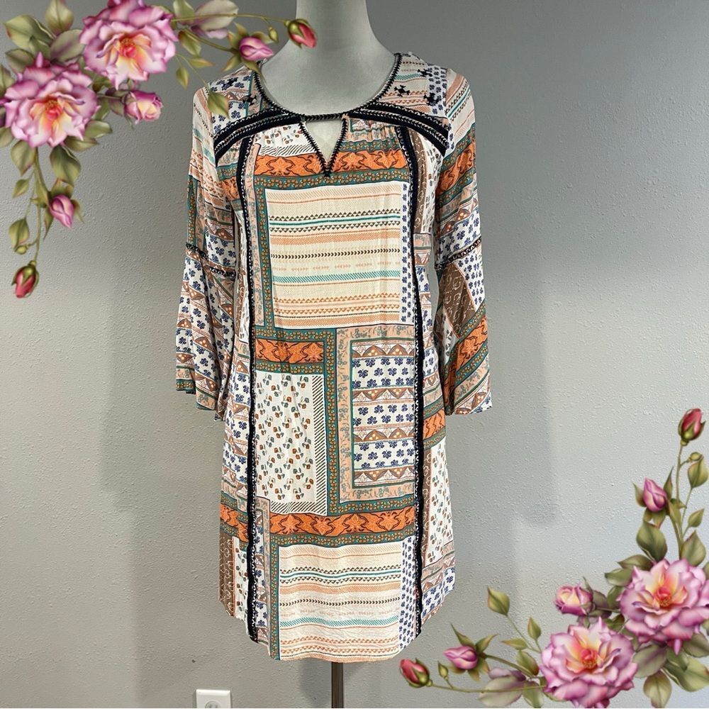Patchwork floral print embroidered long sleeve mini Dress with‎ bell sleeves